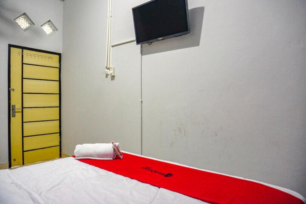 Reddoorz Near Penimbangan Beach Singaraja Esterno foto