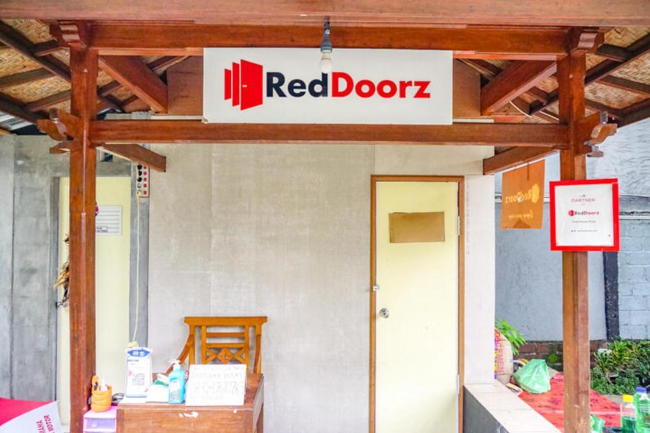 Reddoorz Near Penimbangan Beach Singaraja Esterno foto